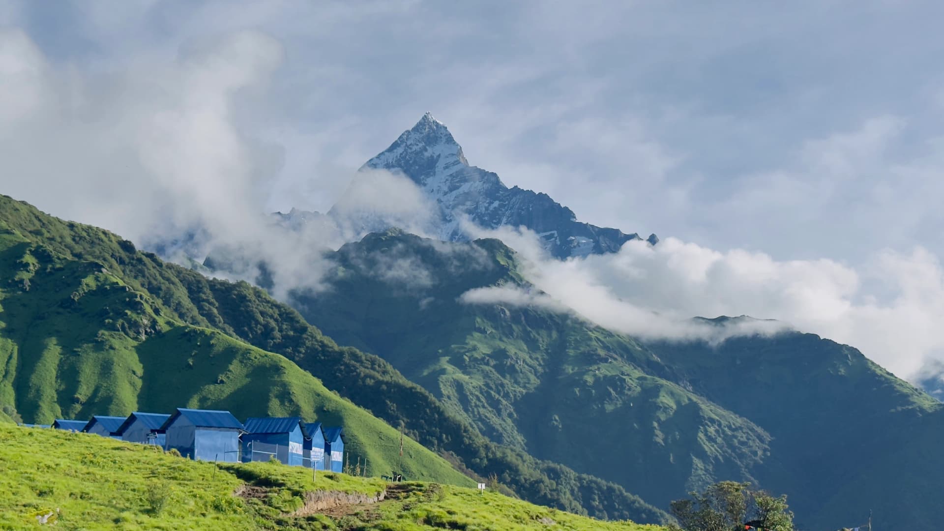 मनसुनमा प्राकृतिक सौन्दर्यको अनुपम गन्तव्य बन्यो खुमै डाँडा